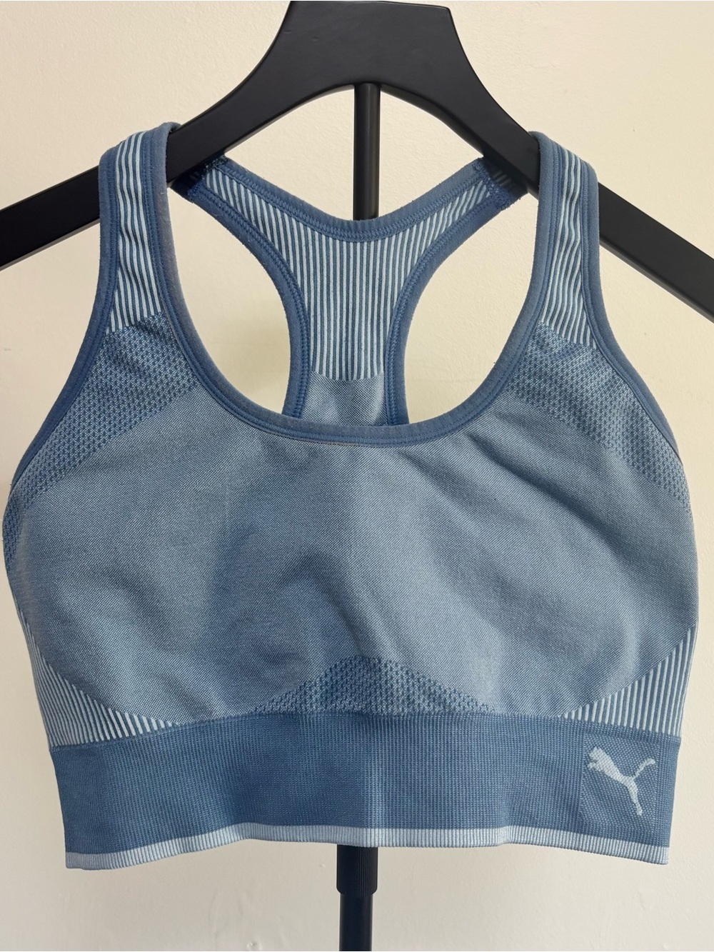 Puma Women's Blue Seamless Racerback Sports Bra Size Medium